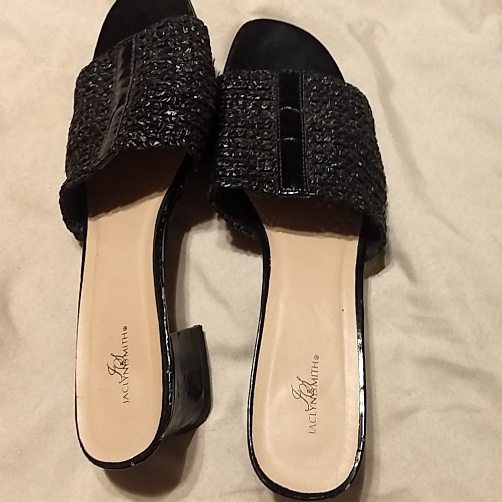 Women's black slides